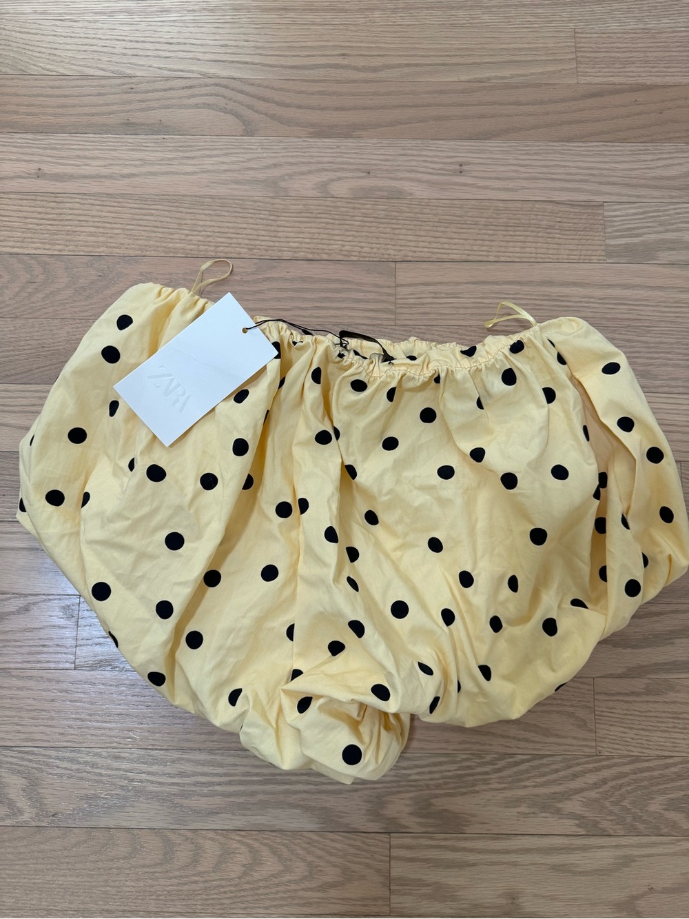 Zara Cream Mini Skirt with Black Polka Dots - Picture 3 of 3